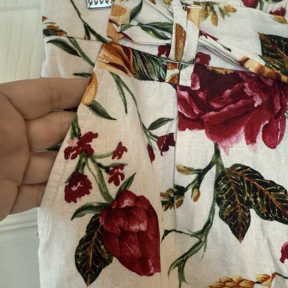 C&C California Shorts Sz 8 White Floral Beaded Belt Linen Blend Boho Festival - Picture 3 of 11